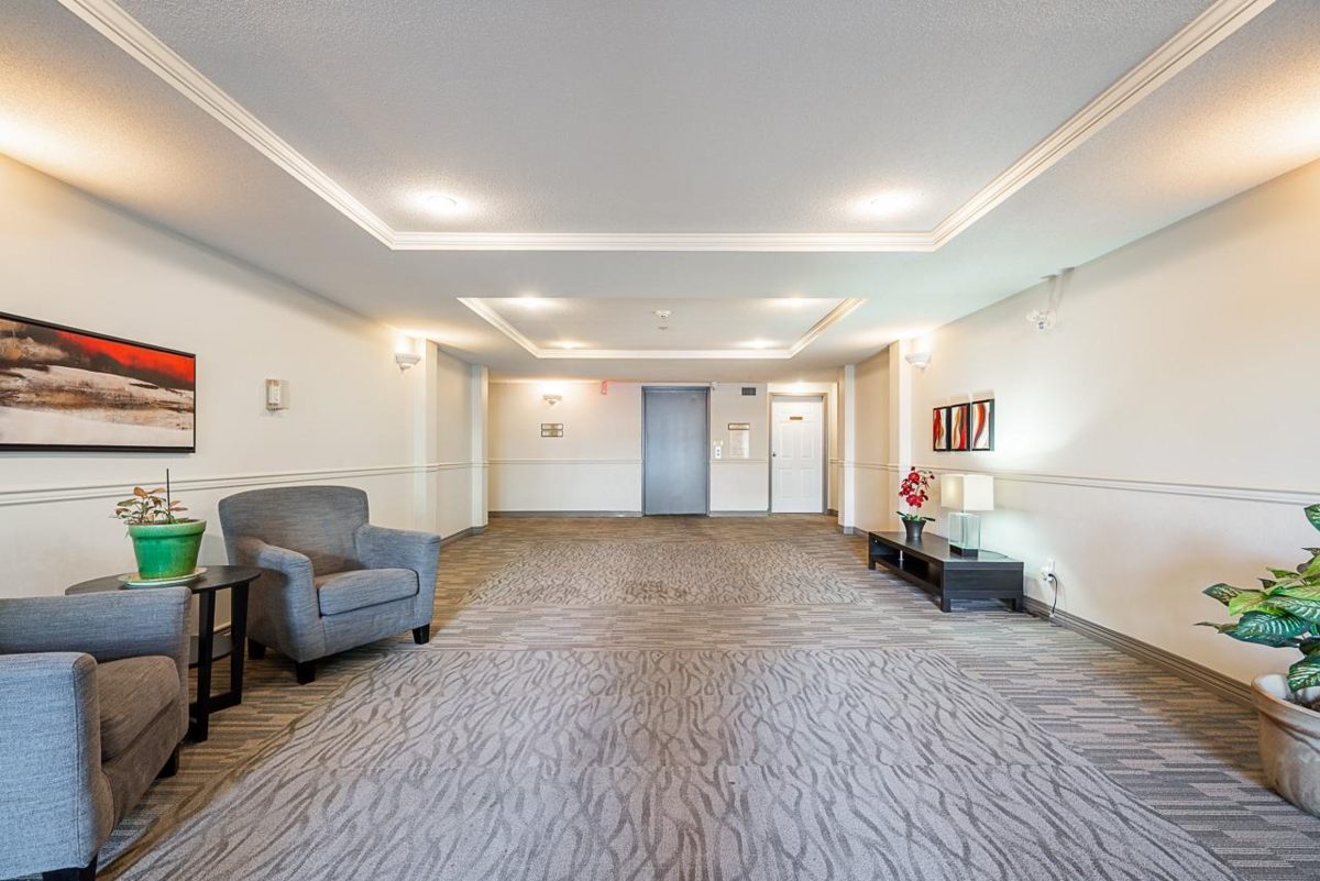 Outdoor Patio Photo of 401 15130 29a Avenue, Surrey, BC