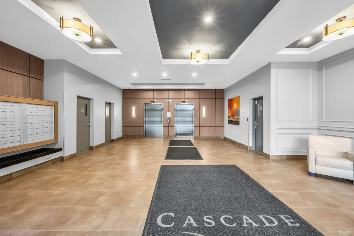 Backyard Photo of 707 1415 Parkway Boulevard, Coquitlam, BC