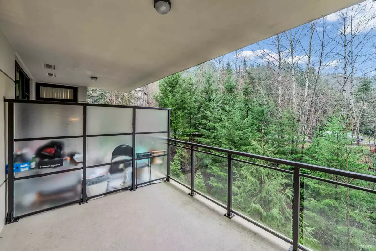 Garage Interior Photo of 707 1415 Parkway Boulevard, Coquitlam, BC