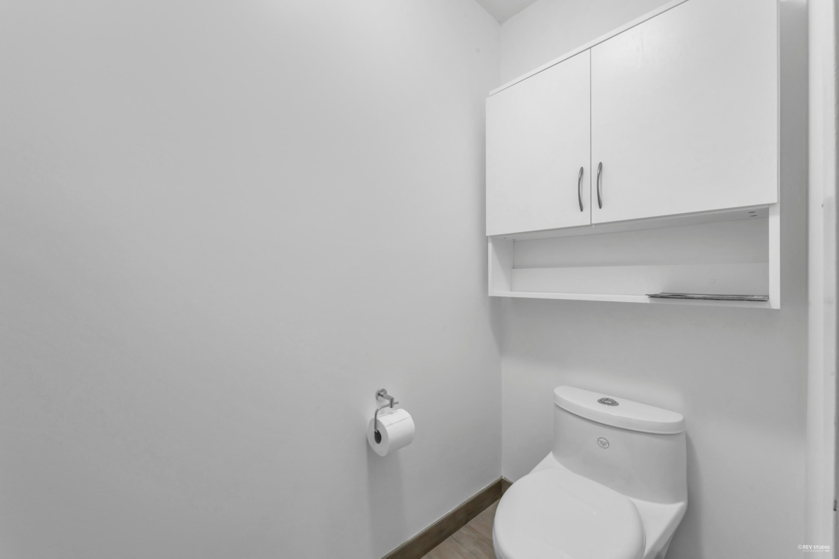 Mudroom Photo of 707 1415 Parkway Boulevard, Coquitlam, BC