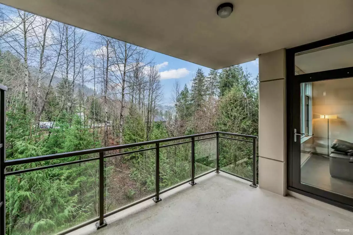 Outdoor Patio Photo of 707 1415 Parkway Boulevard, Coquitlam, BC