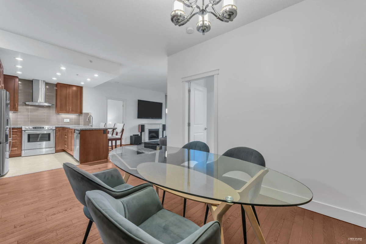 Pantry Photo of 707 1415 Parkway Boulevard, Coquitlam, BC