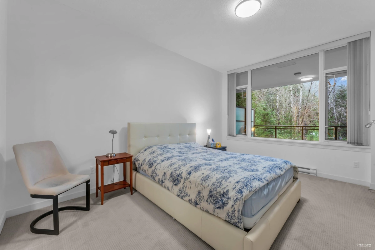 Powder Room Photo of 707 1415 Parkway Boulevard, Coquitlam, BC