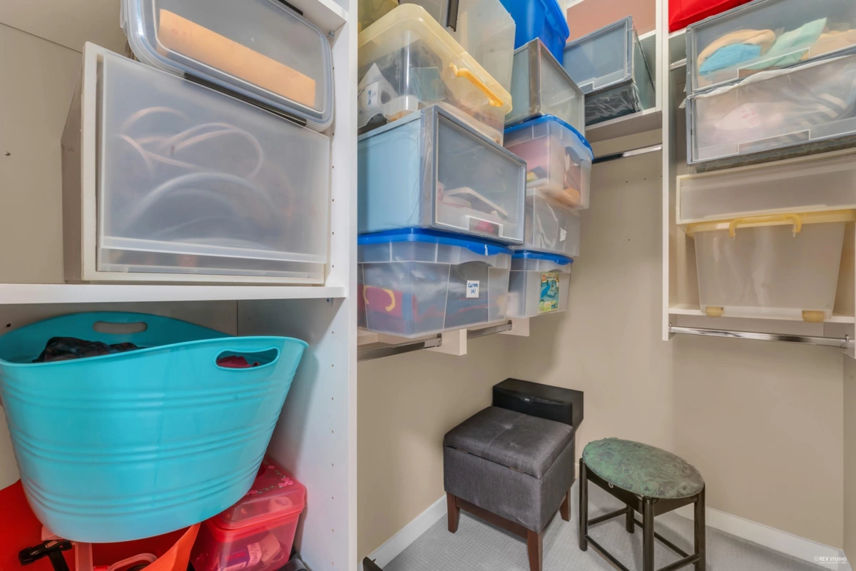 Staircase Photo of 707 1415 Parkway Boulevard, Coquitlam, BC