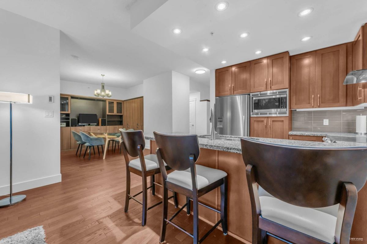 Walk-In Closet Photo of 707 1415 Parkway Boulevard, Coquitlam, BC