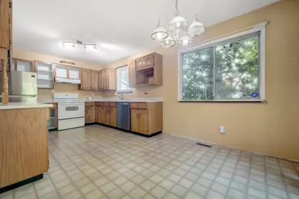 16097 10 Avenue, Surrey, BC, Surrey — Single Family Residence for sale