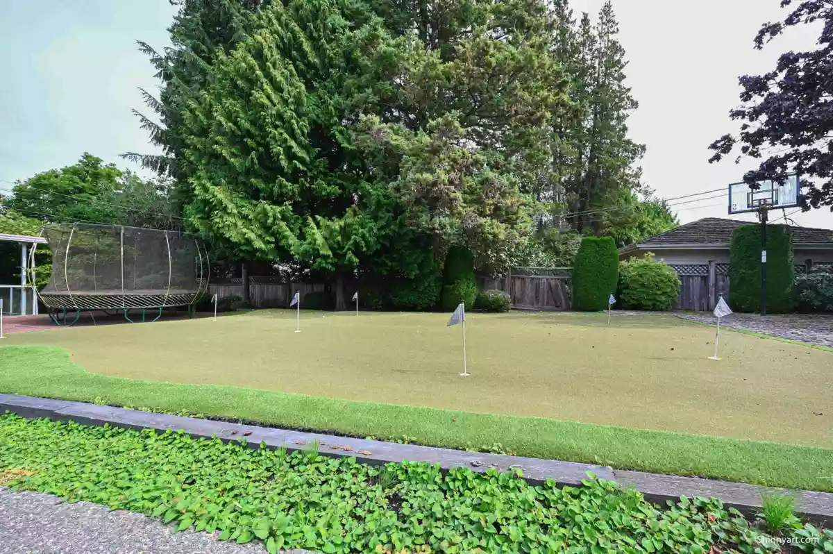 Hot Tub / Spa Photo of 1368 Minto Crescent, Vancouver, BC