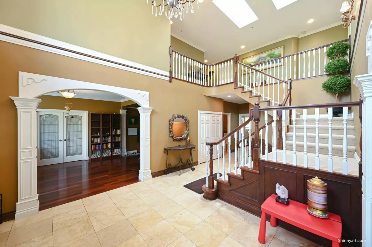Living Room Photo of 1368 Minto Crescent, Vancouver, BC