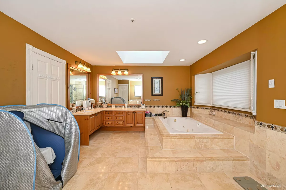 Loft / Bonus Room Photo of 1368 Minto Crescent, Vancouver, BC