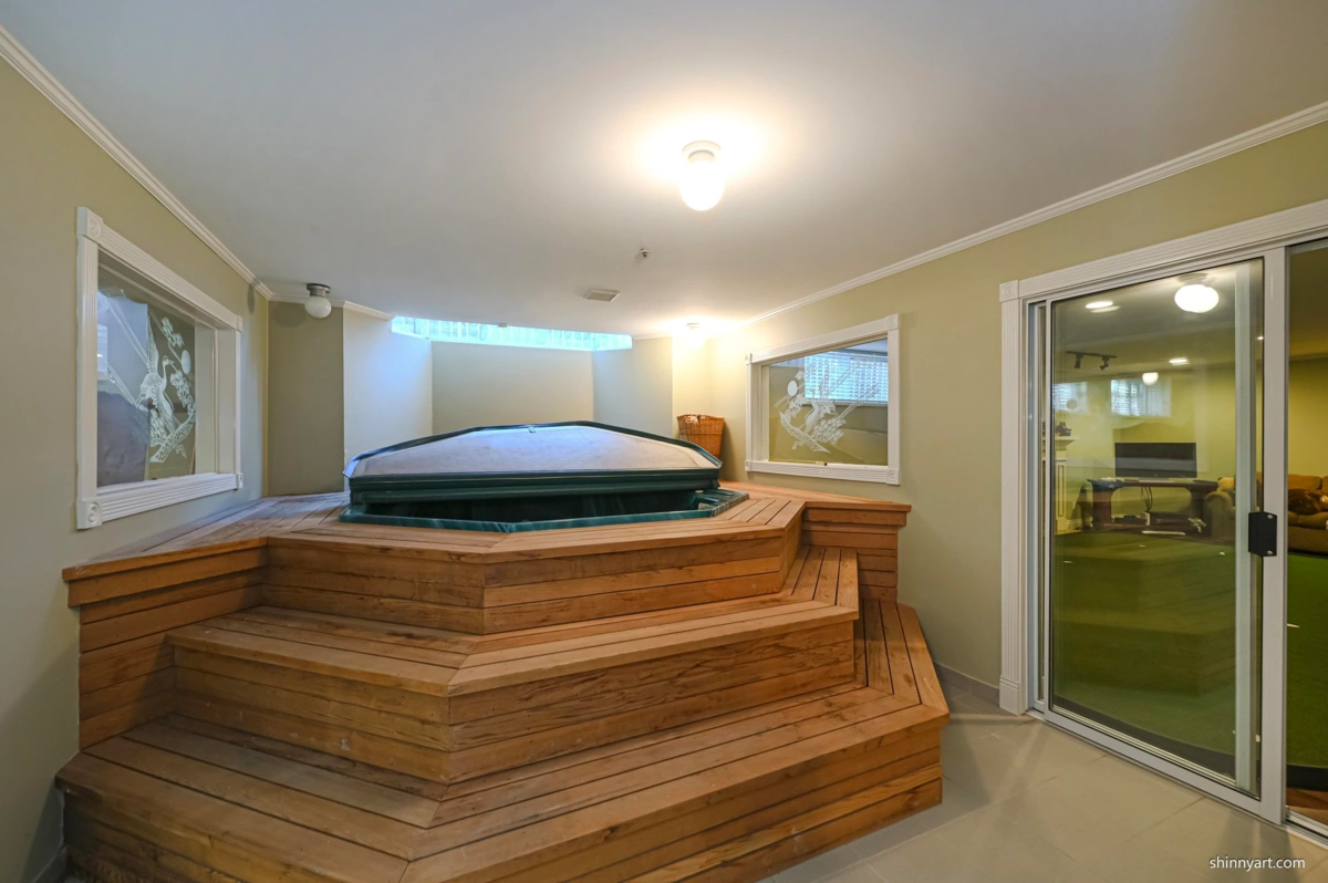 Outdoor Deck Photo of 1368 Minto Crescent, Vancouver, BC