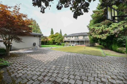 Garden / Landscaping Photo of 1368 Minto Crescent, Vancouver, BC
