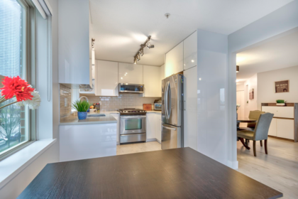 305 4728 Dawson Street, Burnaby, BC, Burnaby — Apartment/Condo for sale