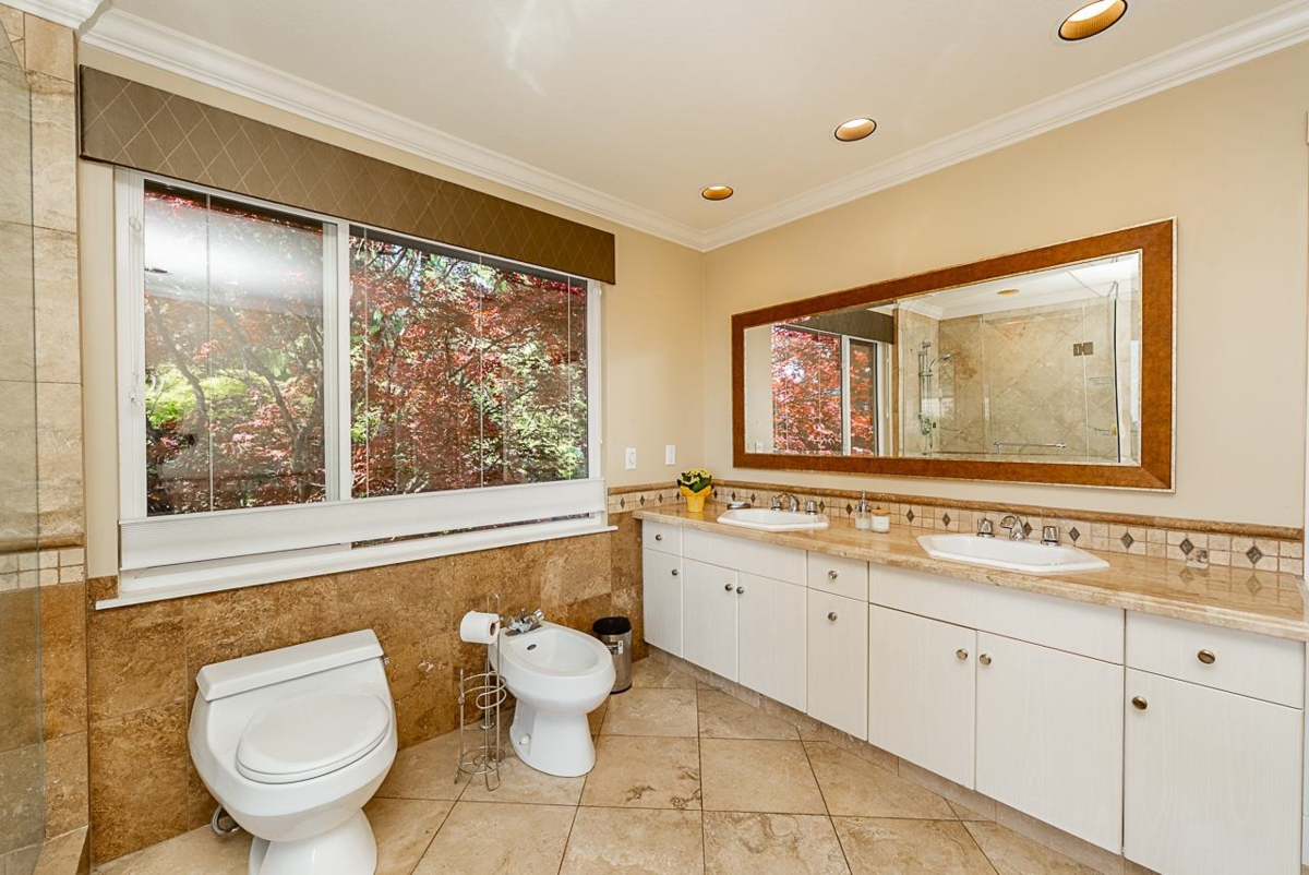 Basement Recreation Room Photo of 180 W Osborne Road, North Vancouver, BC