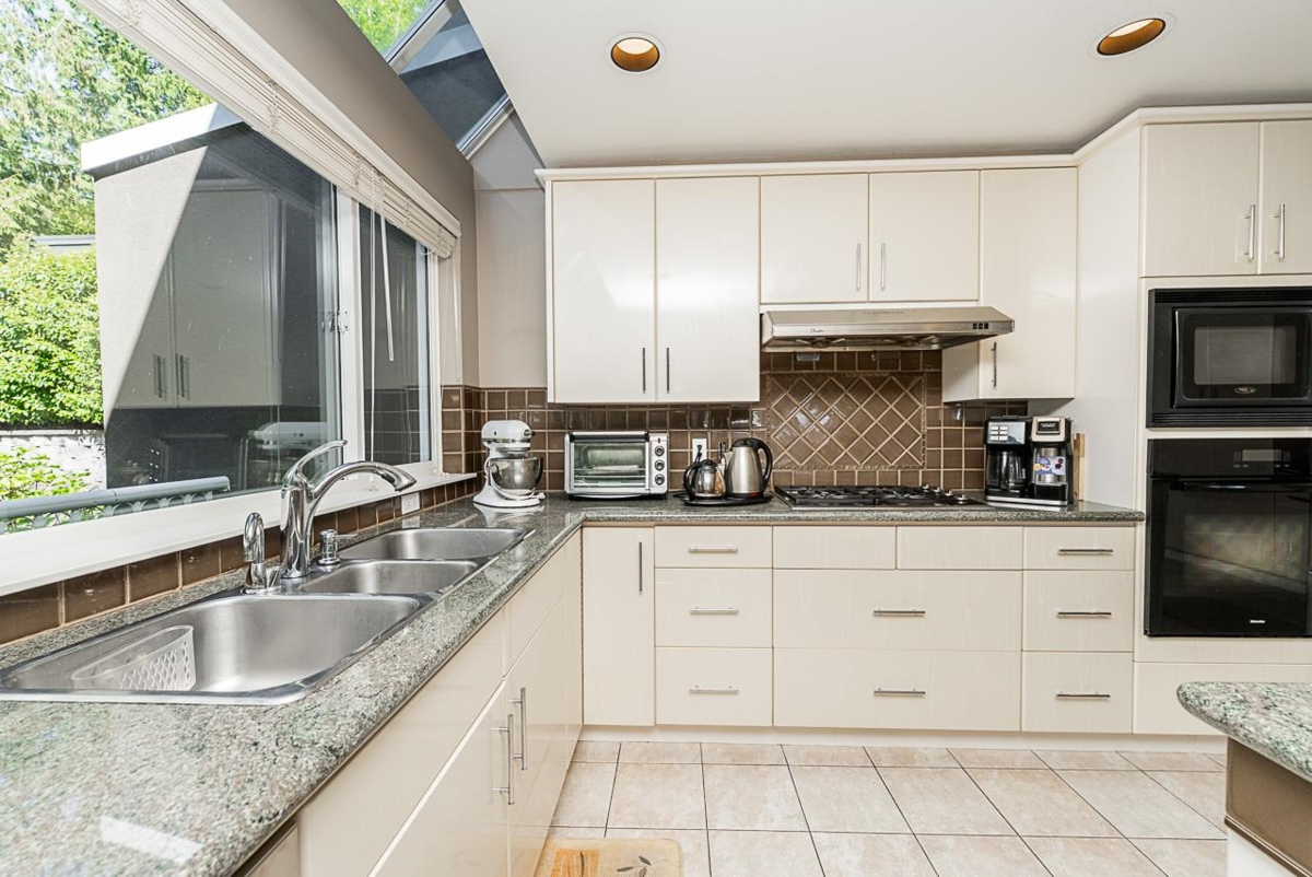 Bedroom 2 Photo of 180 W Osborne Road, North Vancouver, BC