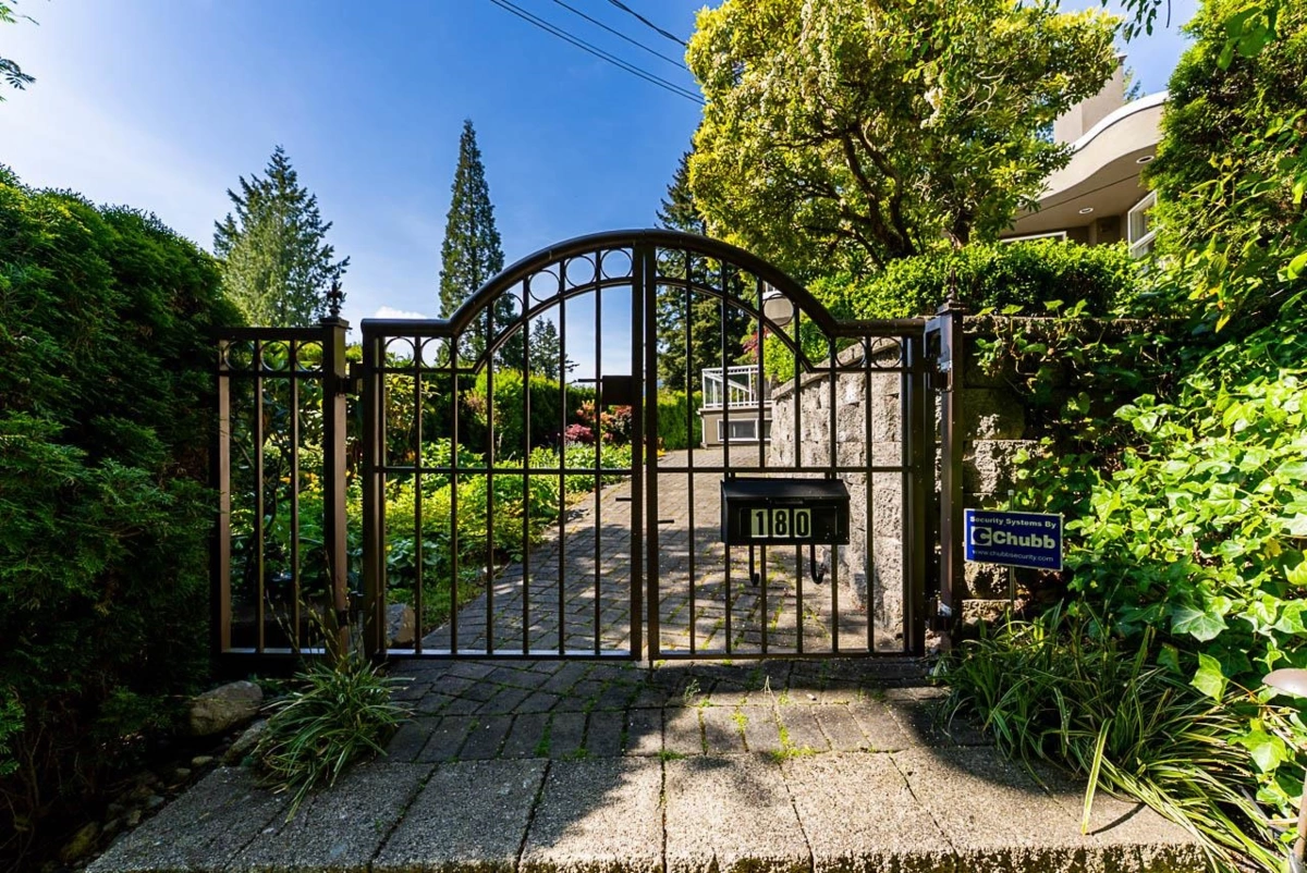 Exterior Rear Photo of 180 W Osborne Road, North Vancouver, BC