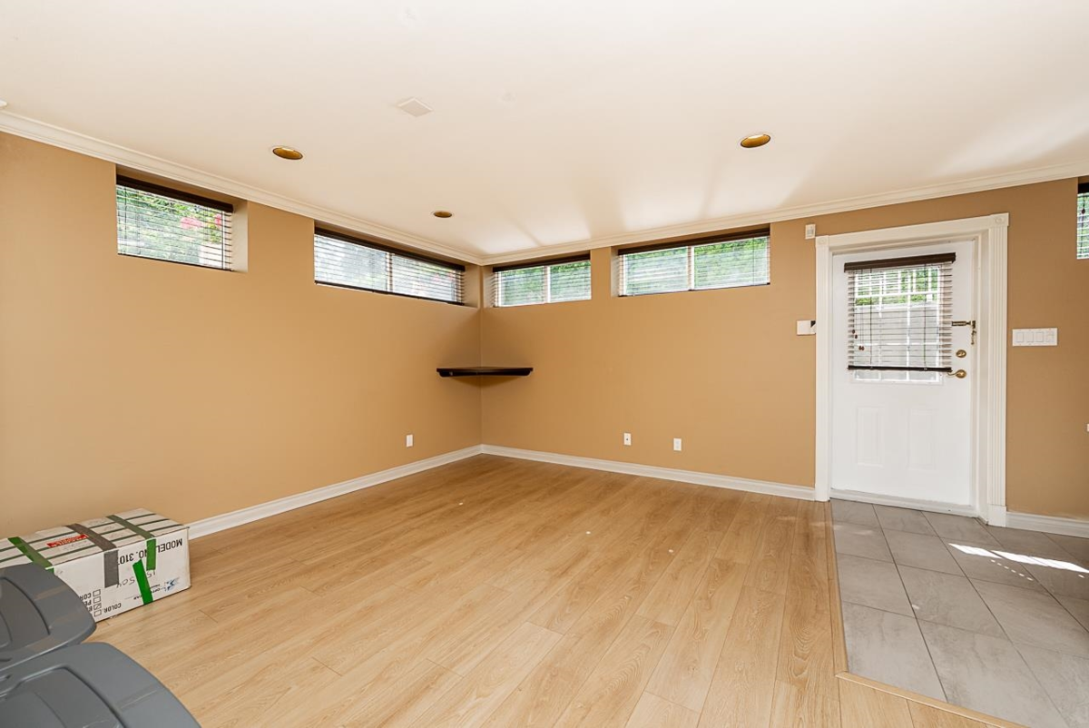 Outdoor Deck Photo of 180 W Osborne Road, North Vancouver, BC