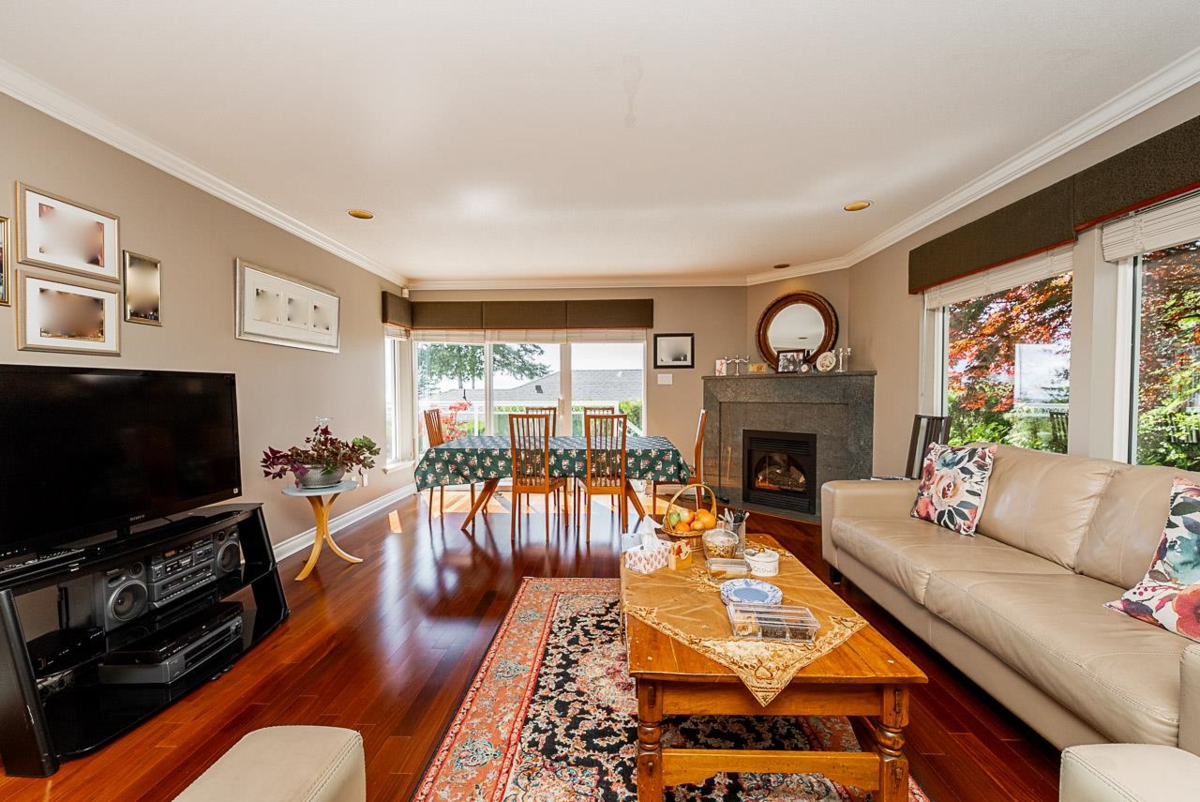 Primary Bedroom Photo of 180 W Osborne Road, North Vancouver, BC