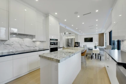 Kitchen Island Photo of 15711 Aster Road, Surrey, BC