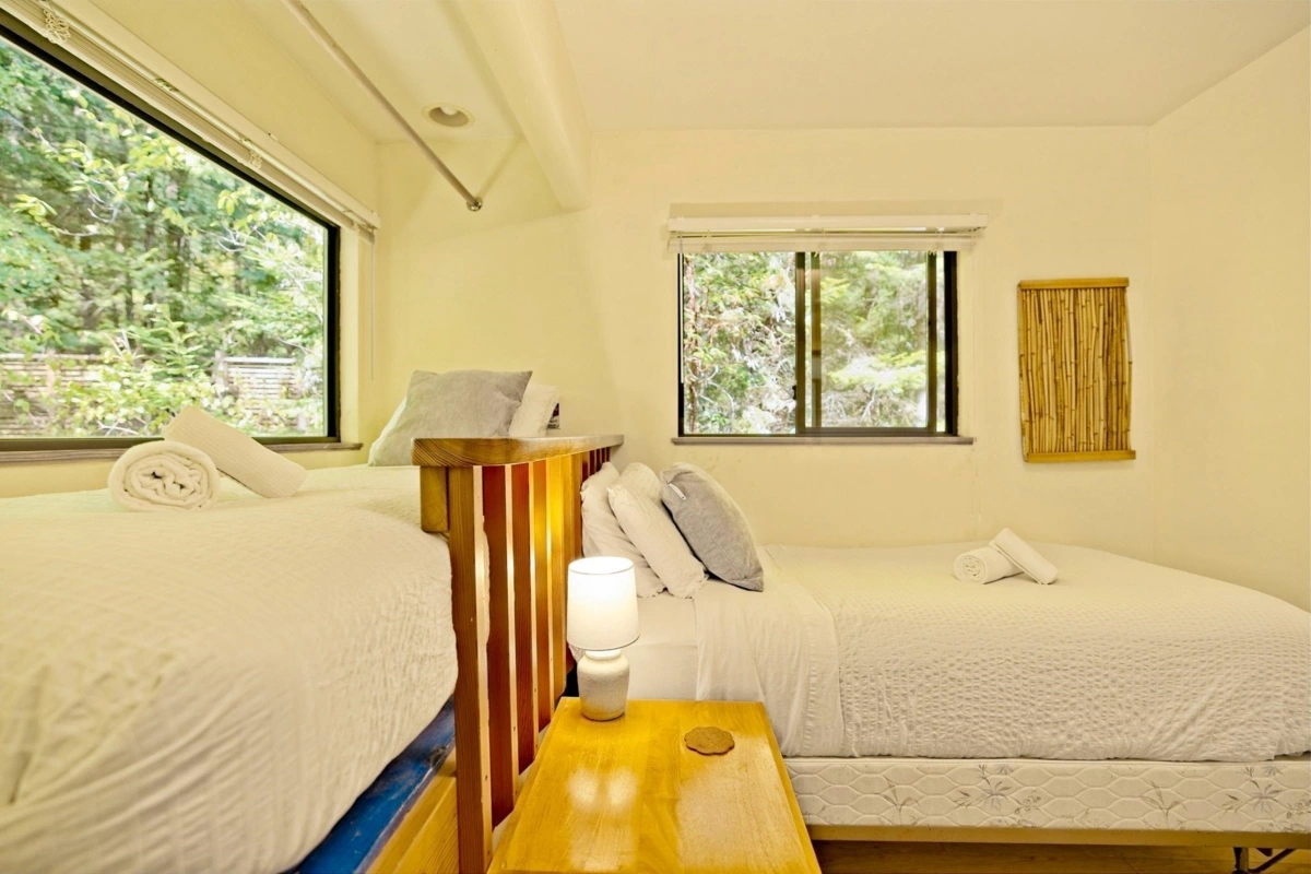 Front Yard Photo of 187 S Warbler Road, Galiano Island, BC