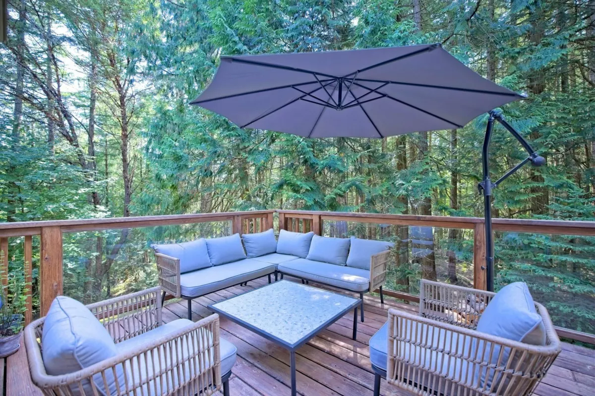 Mudroom Photo of 187 S Warbler Road, Galiano Island, BC