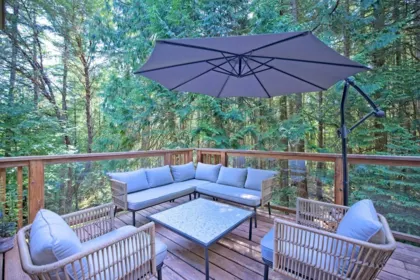 Mudroom Photo of 187 S Warbler Road, Galiano Island, BC