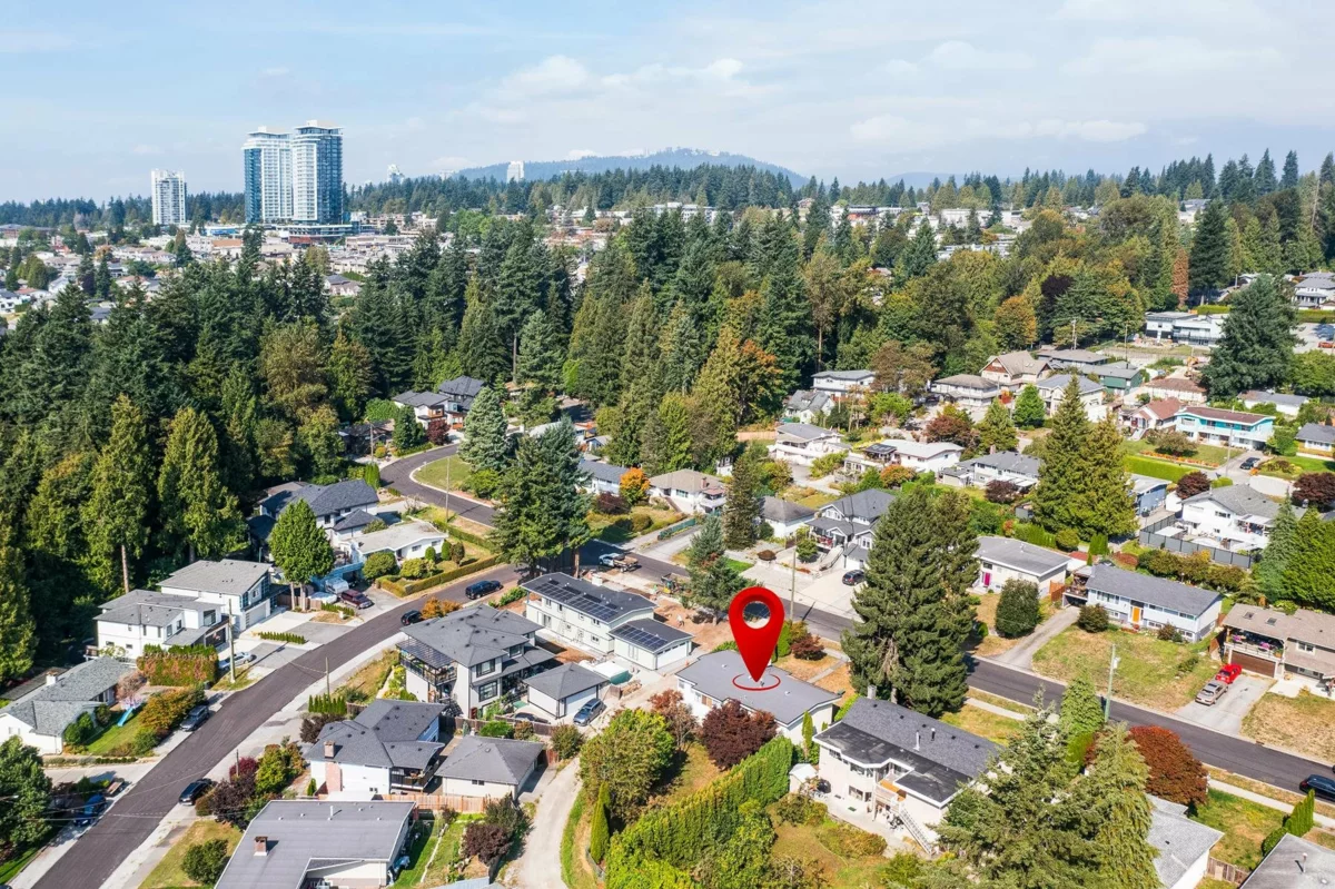 Kitchen Photo of 1400 Dansey Avenue, Coquitlam, BC