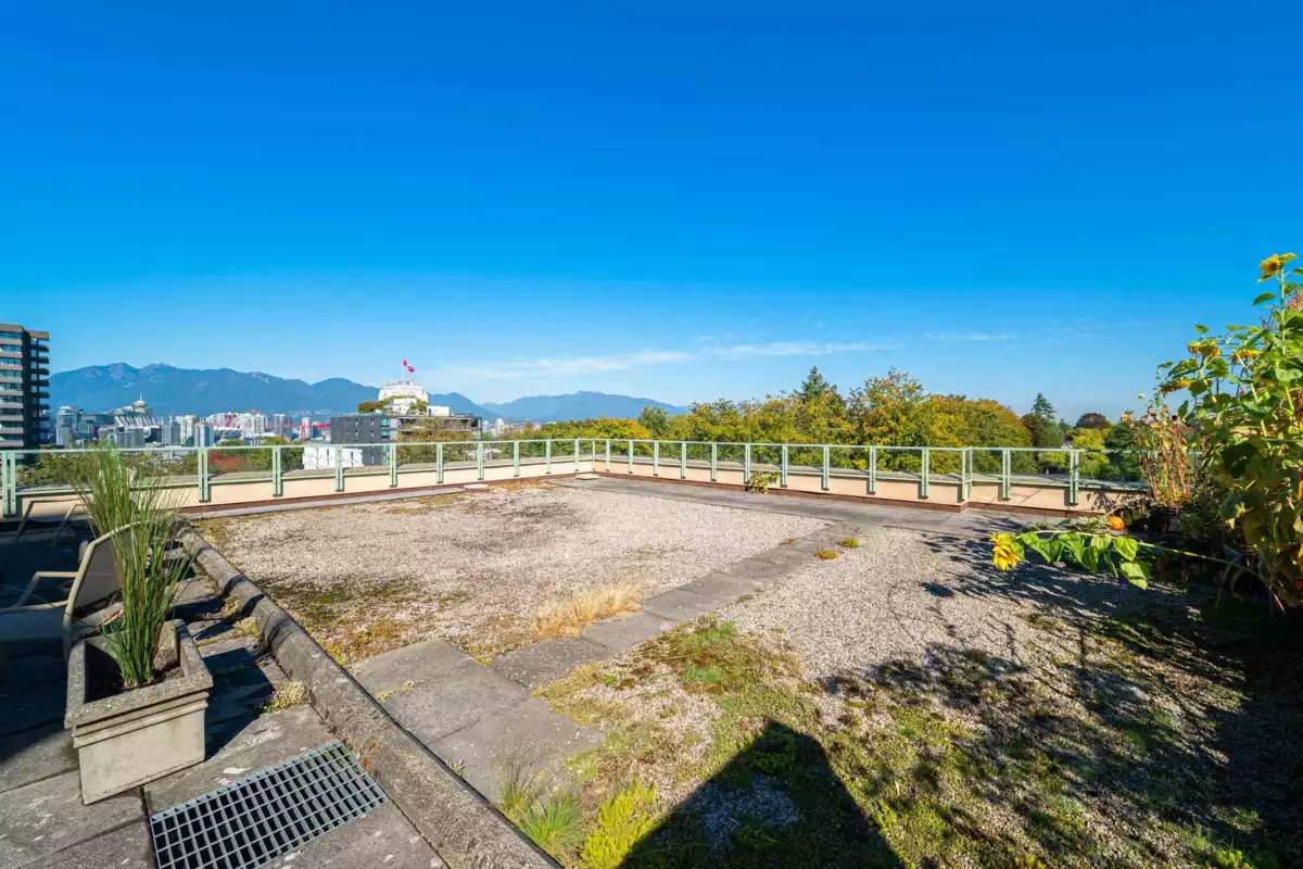 Backyard Photo of 804 518 W 14th Avenue, Vancouver, BC