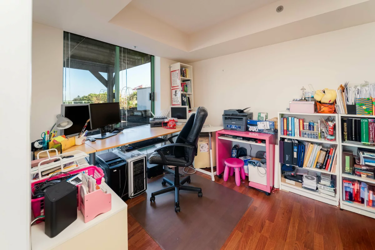 Dining Area Photo of 804 518 W 14th Avenue, Vancouver, BC
