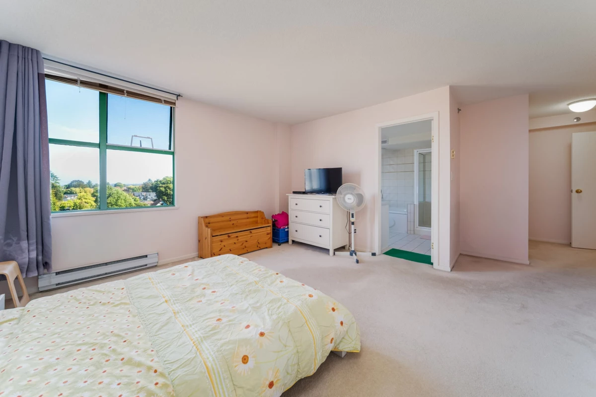 Entry Foyer Photo of 804 518 W 14th Avenue, Vancouver, BC