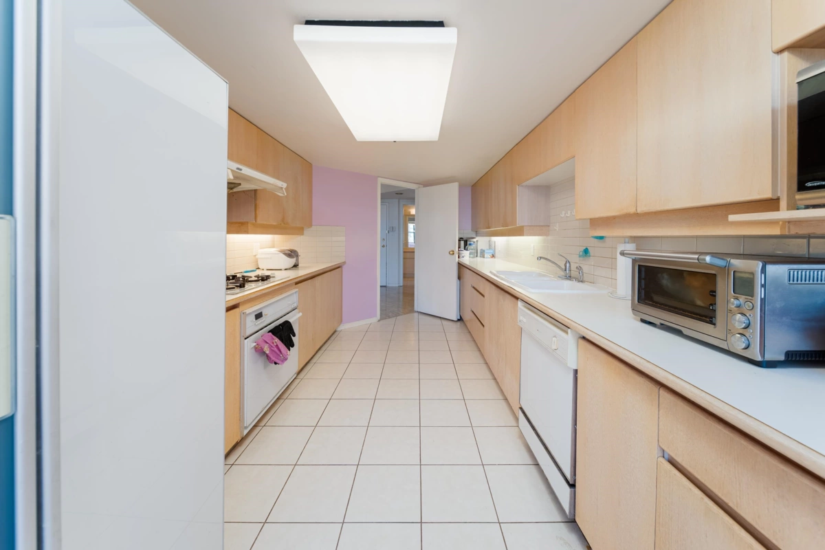 Kitchen Island Photo of 804 518 W 14th Avenue, Vancouver, BC