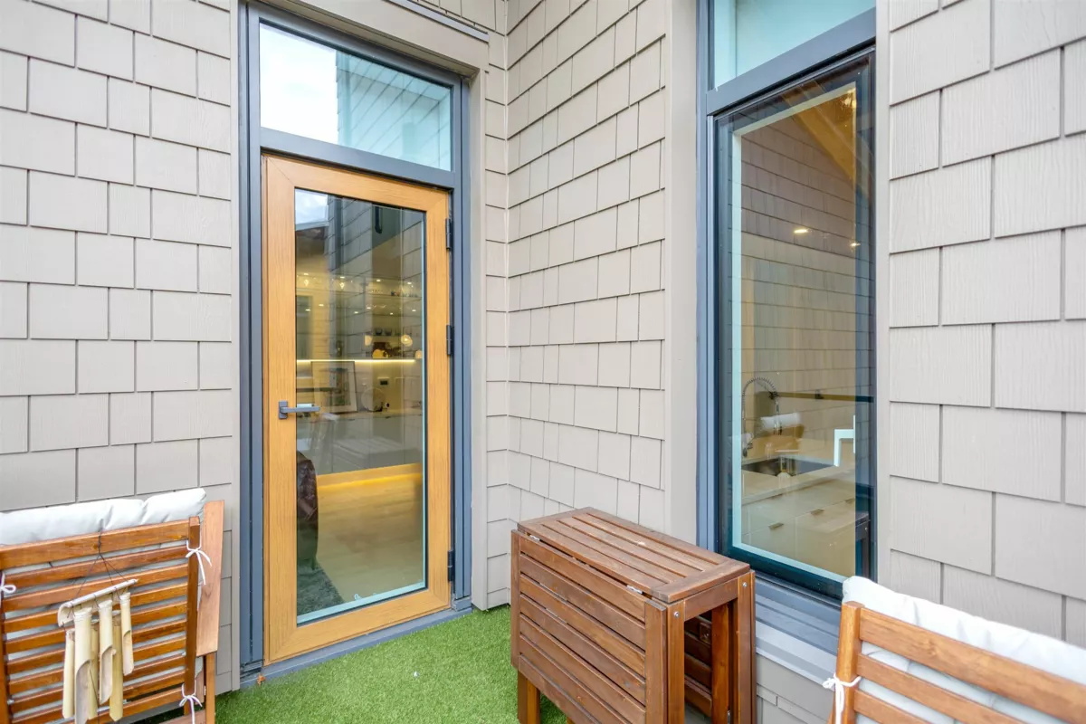 Backyard Photo of 301 6691 Nelson Avenue, West Vancouver, BC