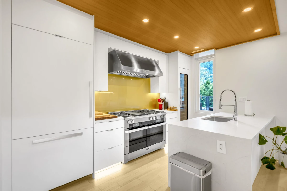 Breakfast Nook Photo of 301 6691 Nelson Avenue, West Vancouver, BC