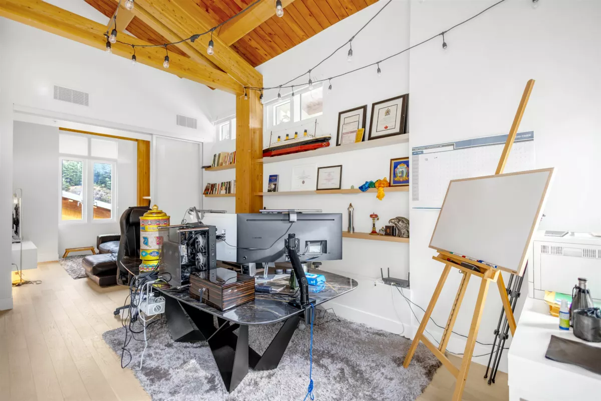 Loft / Bonus Room Photo of 301 6691 Nelson Avenue, West Vancouver, BC