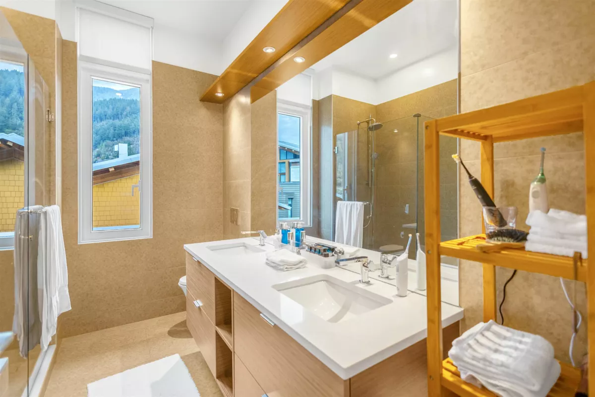 Mudroom Photo of 301 6691 Nelson Avenue, West Vancouver, BC