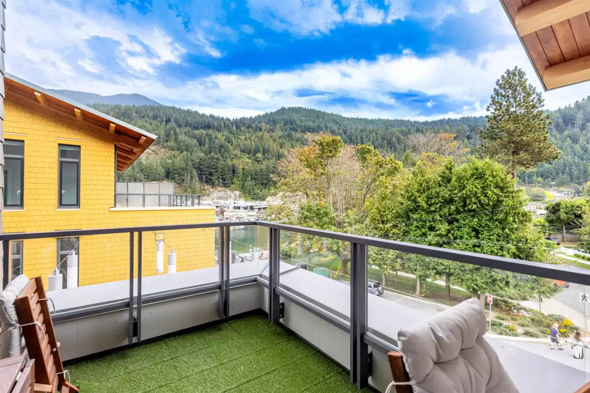 Outdoor Deck Photo of 301 6691 Nelson Avenue, West Vancouver, BC