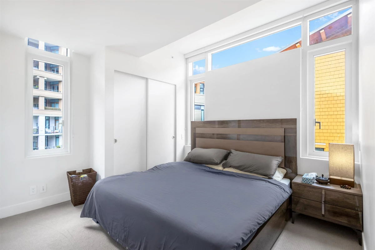 Walk-In Closet Photo of 301 6691 Nelson Avenue, West Vancouver, BC