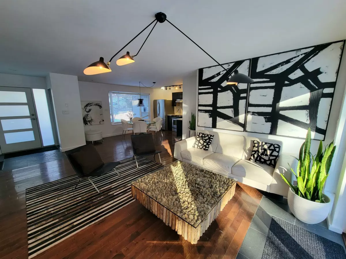 Dining Area Photo of 2568 The Boulevard, Squamish, BC