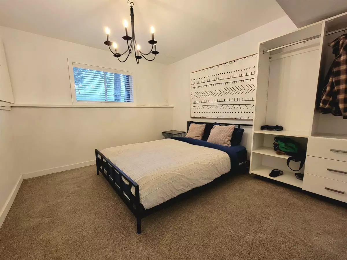 Entry Foyer Photo of 2568 The Boulevard, Squamish, BC