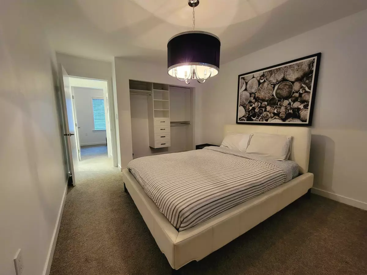 Walk-In Closet Photo of 2568 The Boulevard, Squamish, BC