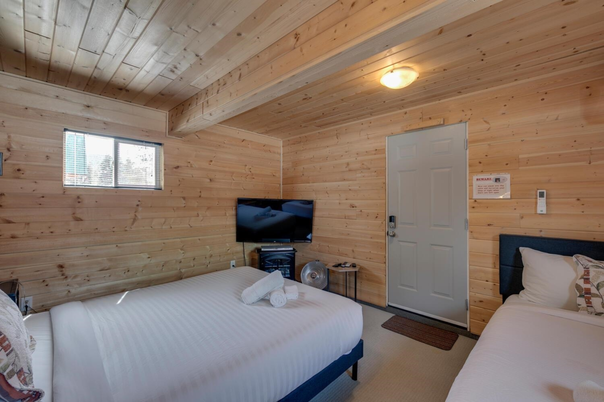 Bedroom 2 Photo of 46890 Sakwi Creek Road, Mission, BC