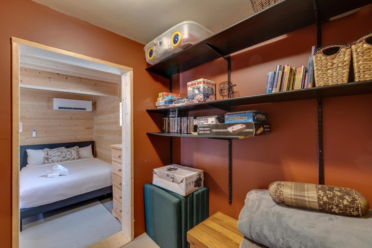 Primary Bathroom Photo of 46890 Sakwi Creek Road, Mission, BC