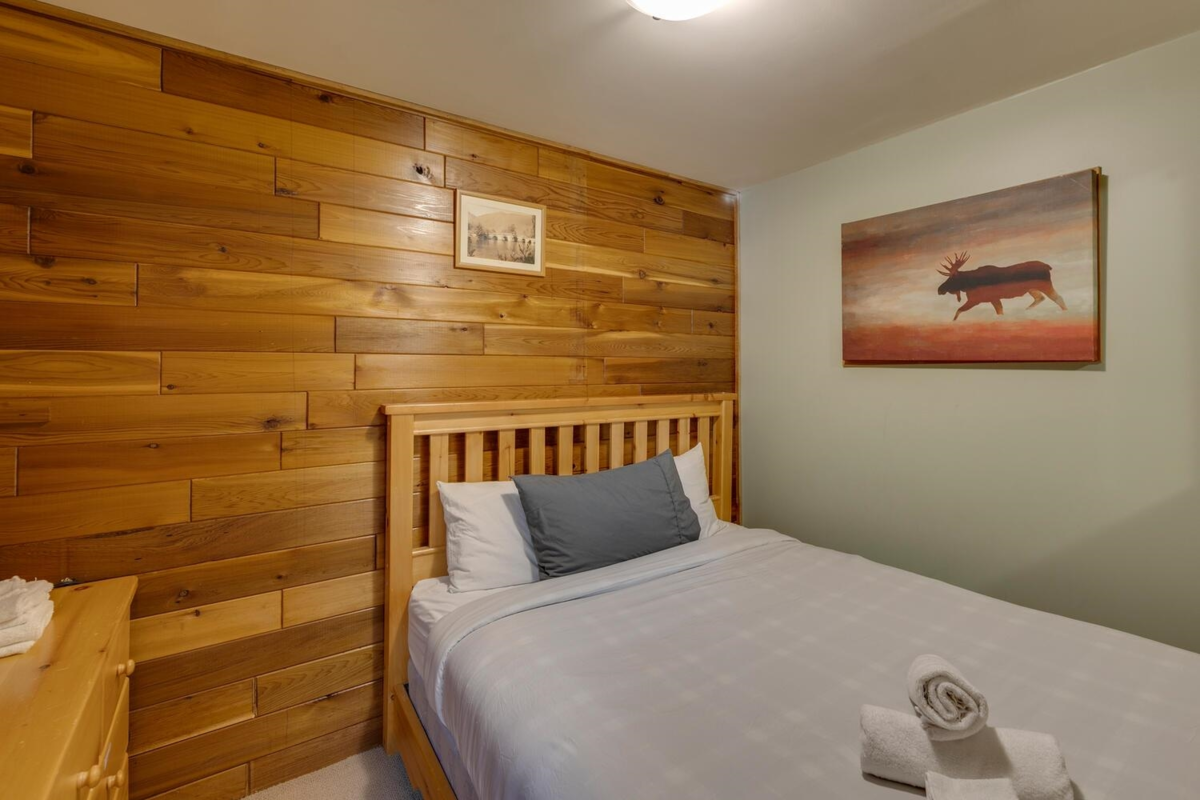 Primary Bedroom Photo of 46890 Sakwi Creek Road, Mission, BC