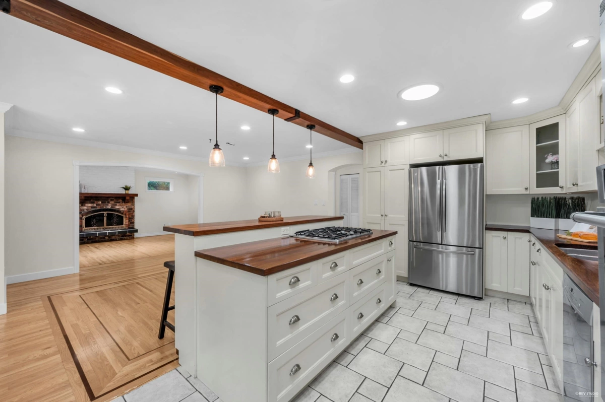 Dining Area Photo of 2325 124 Street, Surrey, BC