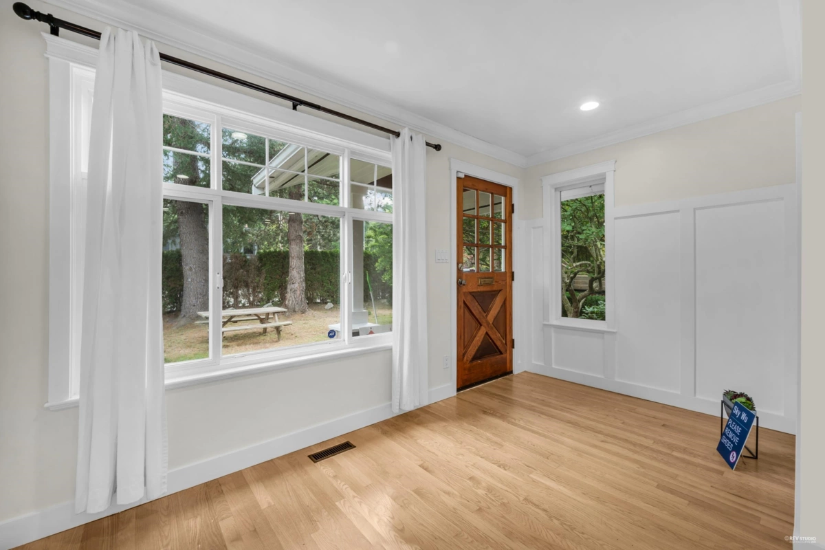 Kitchen Island Photo of 2325 124 Street, Surrey, BC