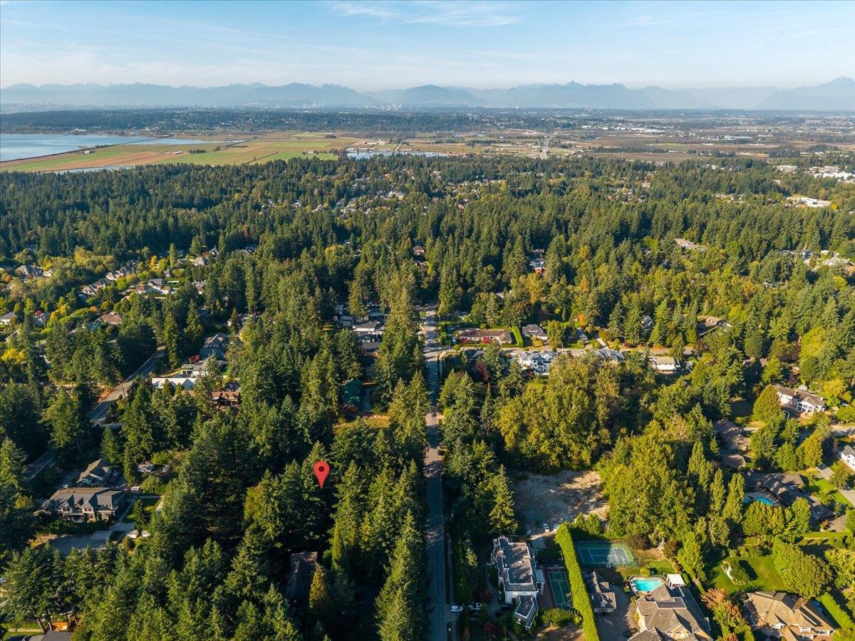 Breakfast Nook Photo of LT. A 2451 141 Street, Surrey, BC