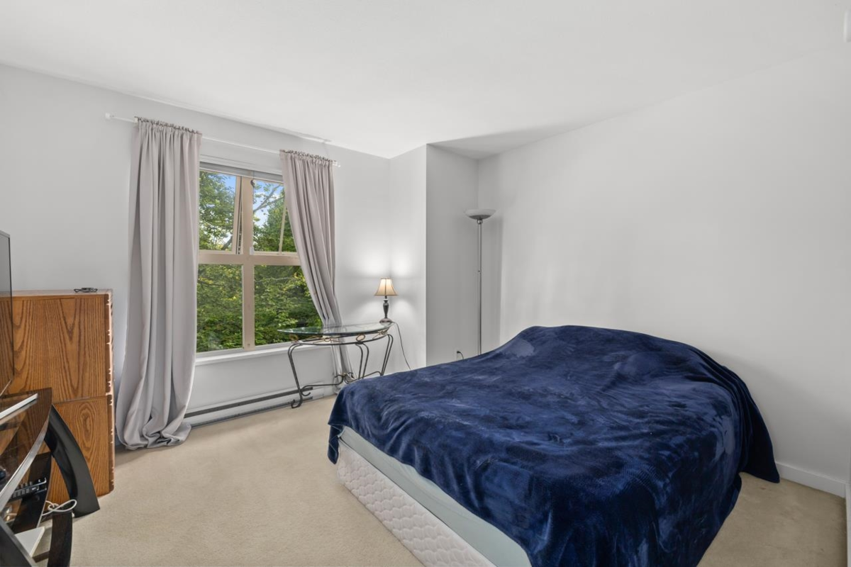 Basement Recreation Room Photo of 246 600 Park Crescent, New Westminster, BC