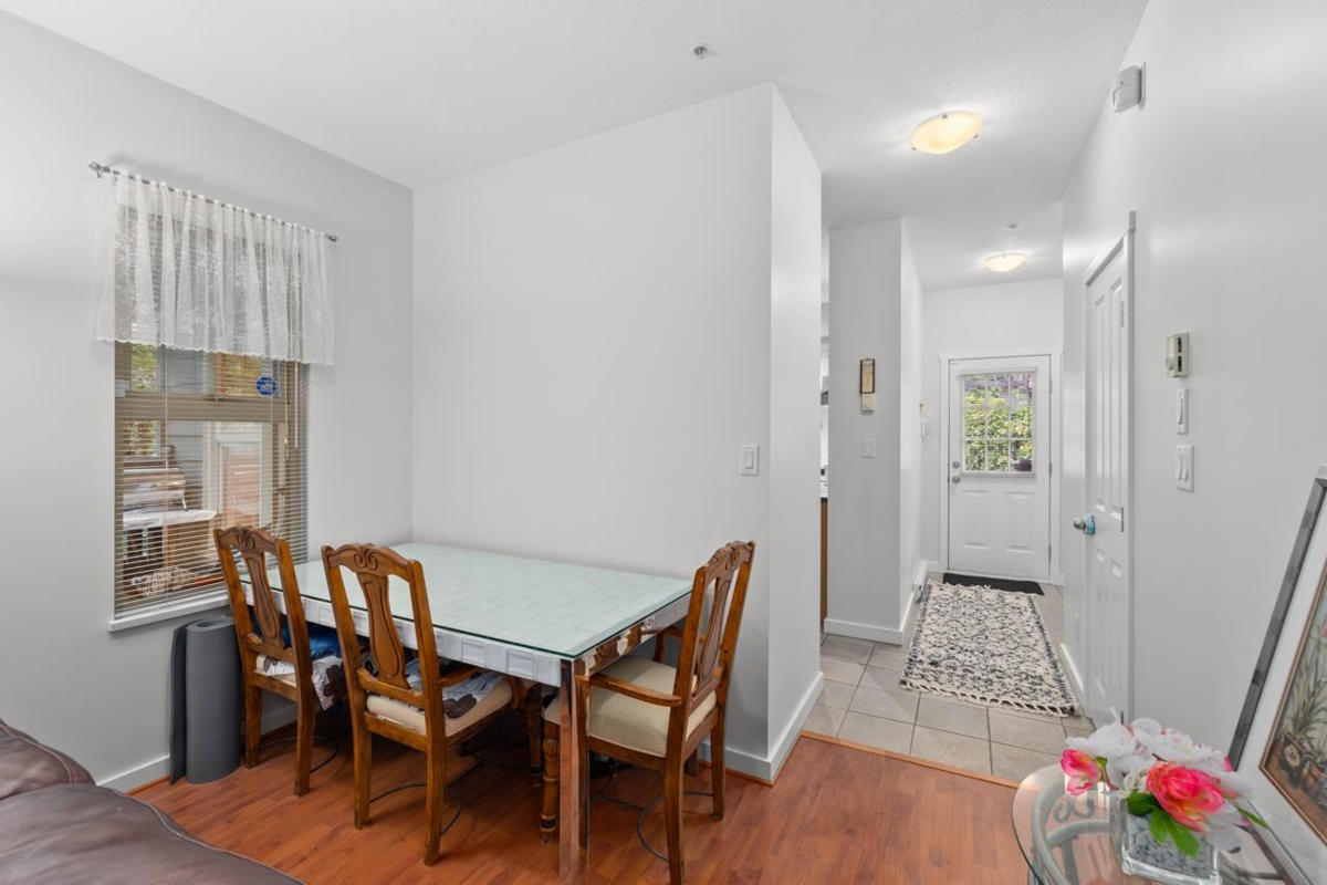 Kitchen Island Photo of 246 600 Park Crescent, New Westminster, BC