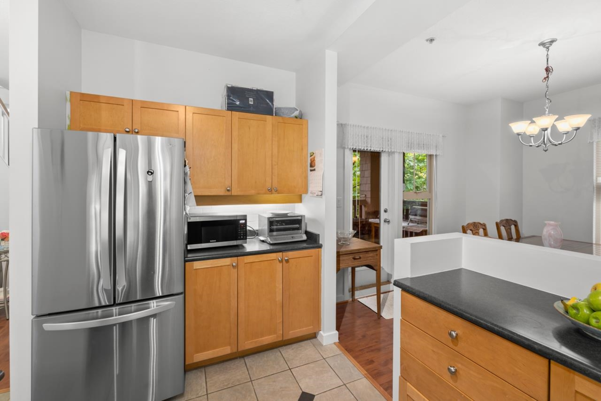 Primary Bathroom Photo of 246 600 Park Crescent, New Westminster, BC