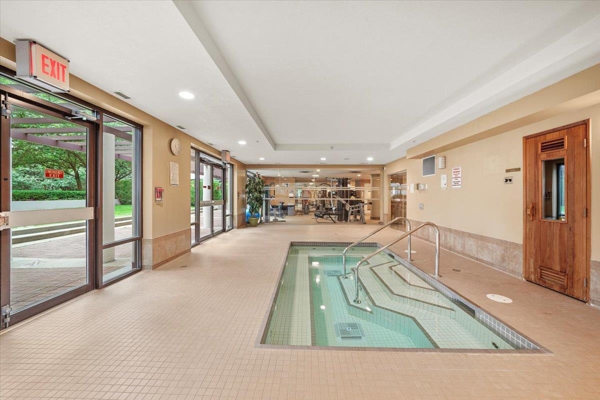 Guest Bathroom Photo of 405 2138 Madison Avenue, Burnaby, BC