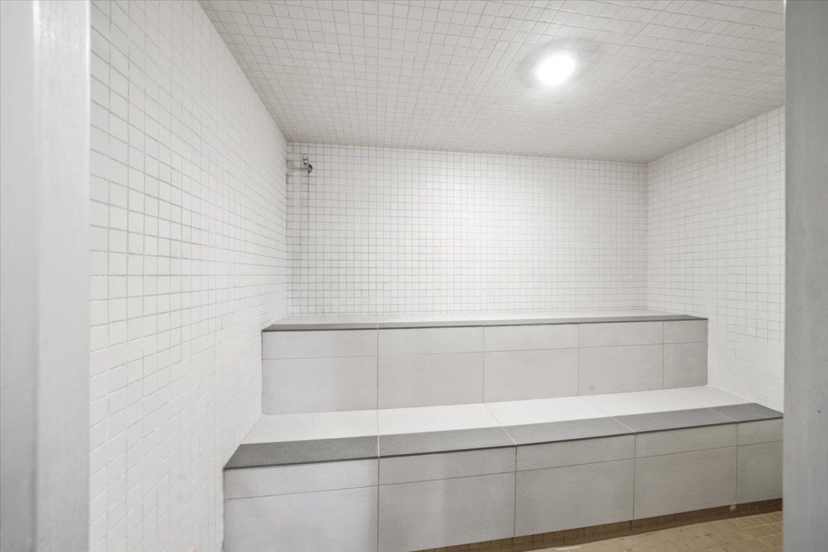 Loft / Bonus Room Photo of 405 2138 Madison Avenue, Burnaby, BC